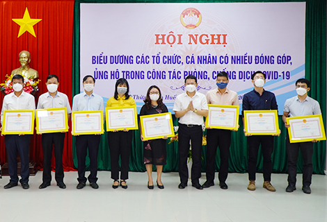 Trao giải ủng hộ covid